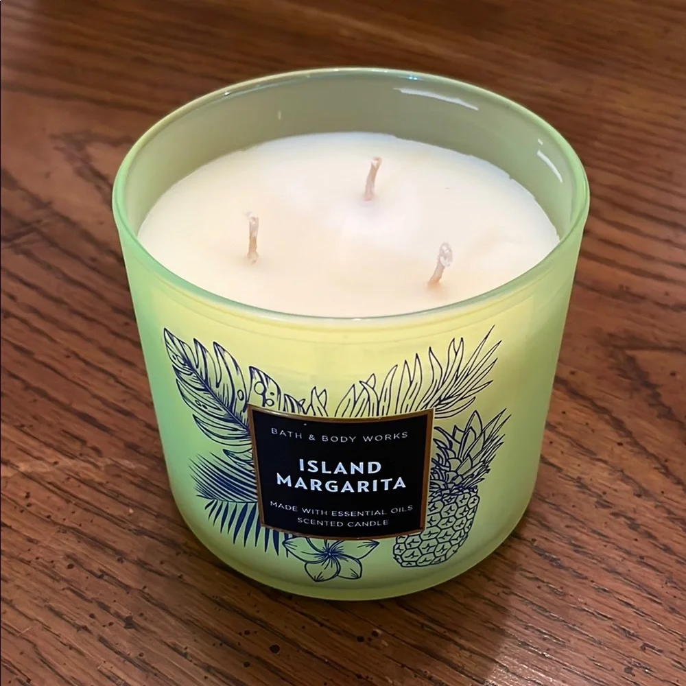 Bath & Body Works Island Margarita Candle -‎ Green - Picture 3 of 5